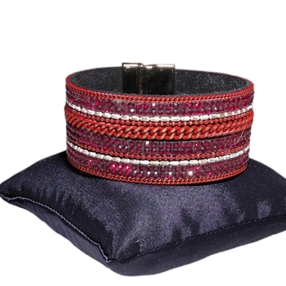 Crystal & Leather Magnetic Bracelet NWOT - Picture 2 of 3